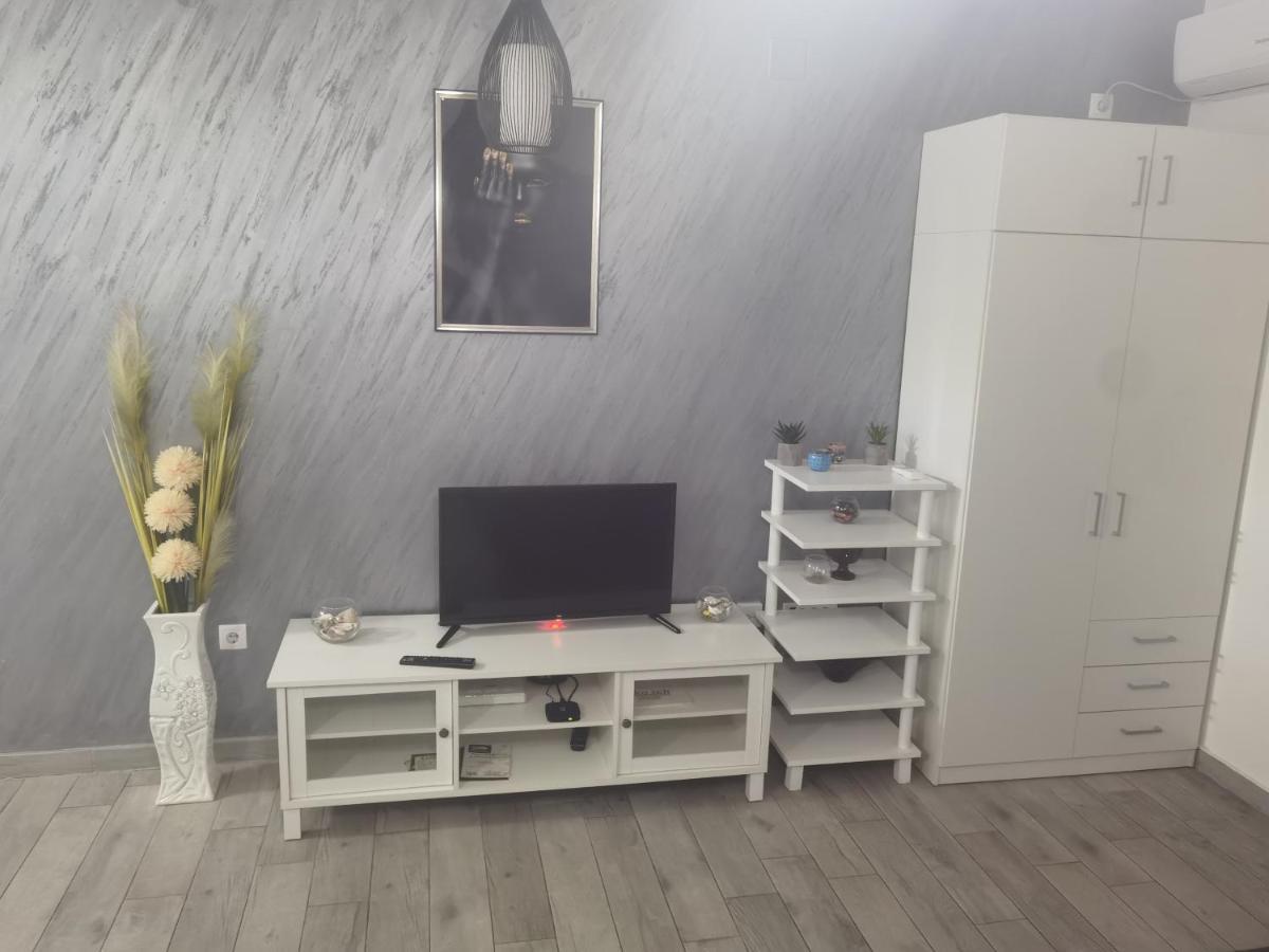 Ferienwohnung Danica Sremska Mitrovica Exterior foto