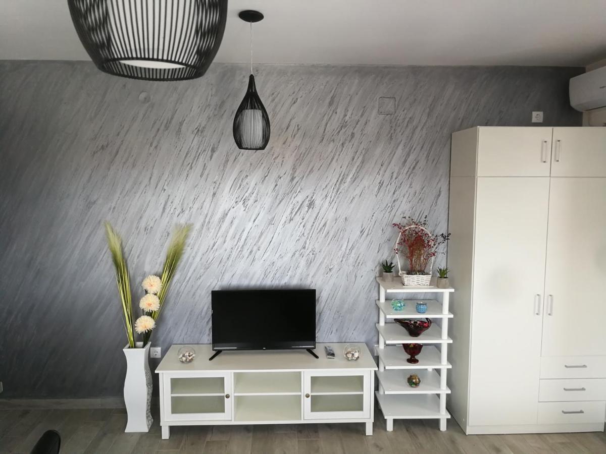 Ferienwohnung Danica Sremska Mitrovica Exterior foto