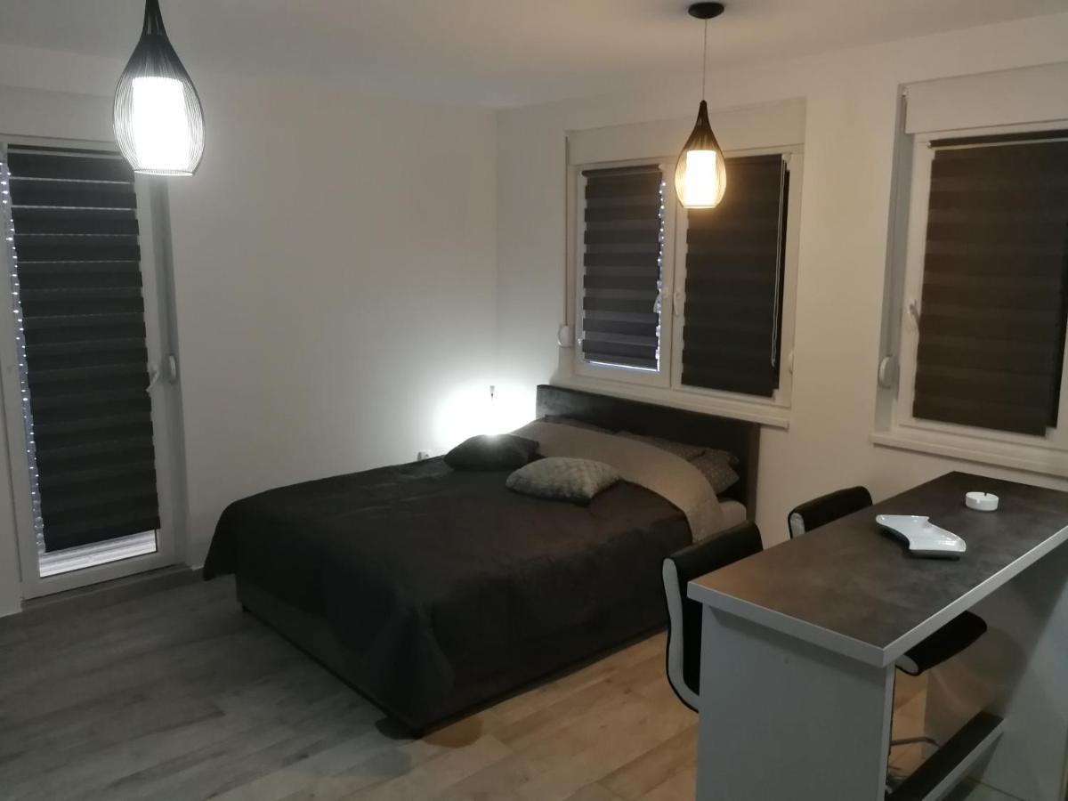 Ferienwohnung Danica Sremska Mitrovica Exterior foto