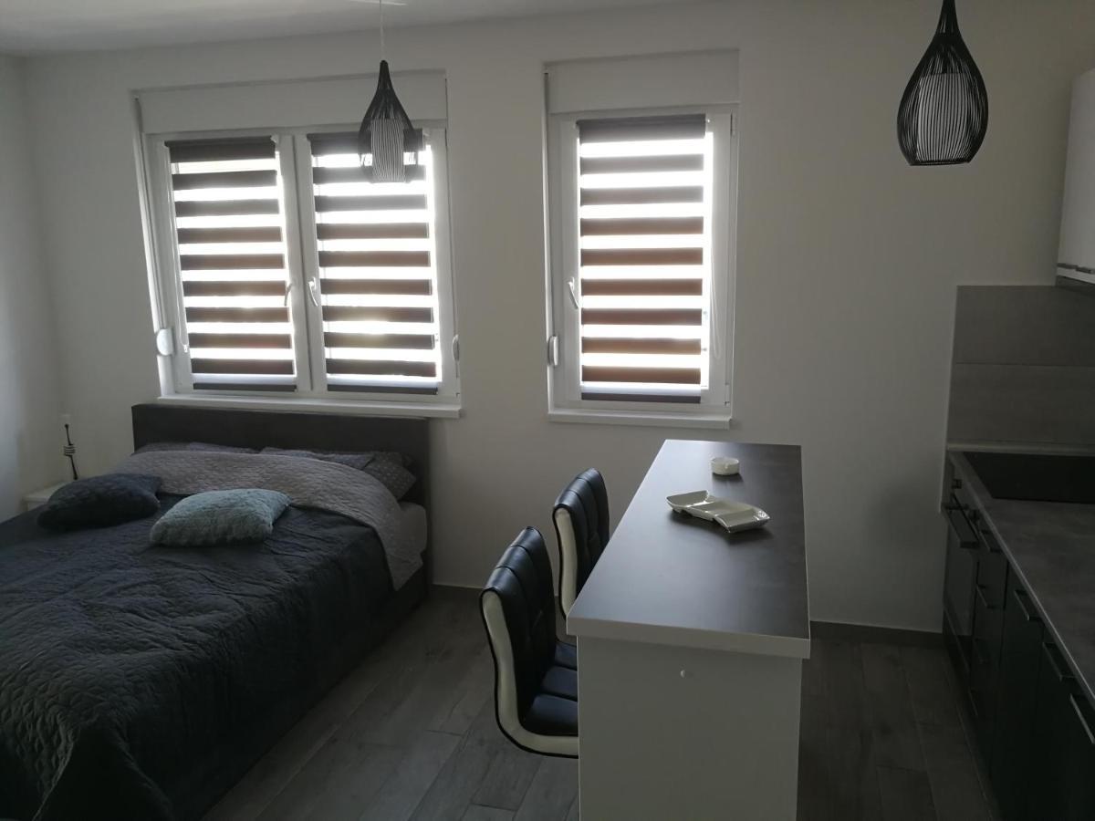 Ferienwohnung Danica Sremska Mitrovica Exterior foto